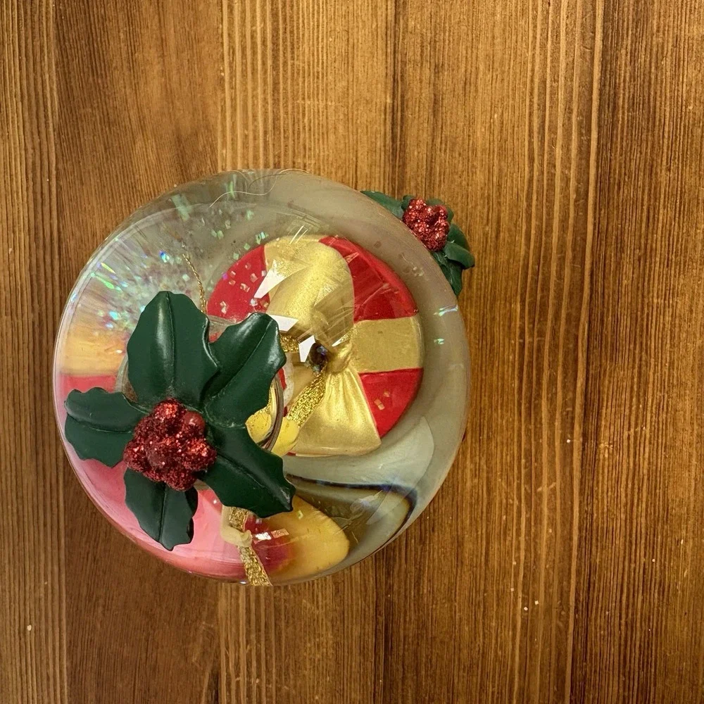 Disney Store Tinker Bell 2005 Christmas Santa Snow Globe Water Globe
